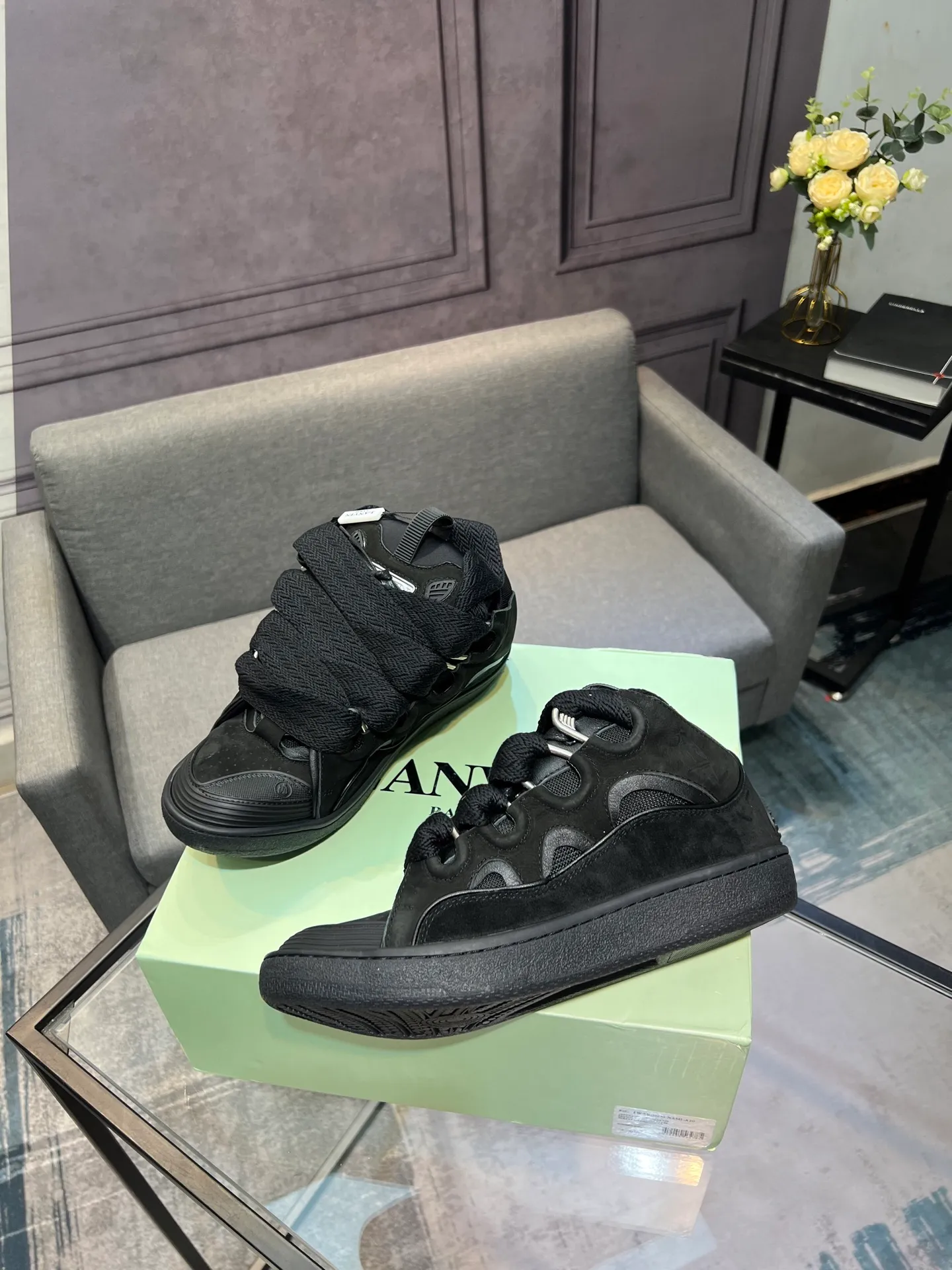 Men's men's shoes💰780 [LANVIN] Latest lace-up fashionable casual sneakers for couples High-quality CLAY couple series‼ ️ The latest trendy products of the season 🌈Many bloggers have planted grass and purchased the original open-mold customization. The upper and outsole are sewn with mark threads without edge sealing. Multiple material splicing combination design. Very versatile for fashionable and casual wear. Comfortable on the feet. Recommended for self-retention (upper cowhide + cow suede + breathable mesh) inner foot pad cowhide exclusive original open-mold clear logo rubber outsole ⚠️36-44 yards (45 custom-made)